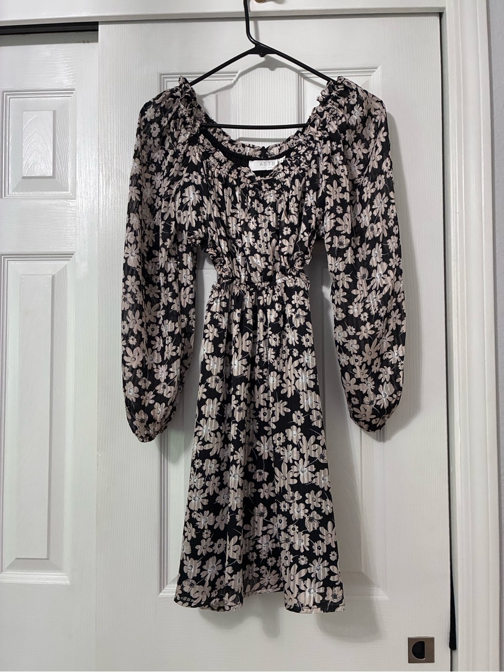 ASTR the Label Floral Puff Sleeve cutout Waist Midi Dress Y2K
